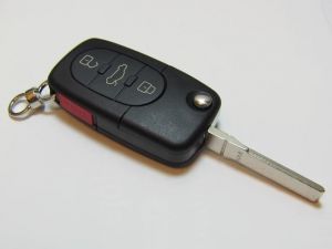Выкидной Ключ Audi (Ауди) HU66 / 315MHz Америка / 3 кнопки дистанционного управления ц/з + Panic / 4D0 837 231 M ― Автосканеры, оборудование для диагностики автомобилей